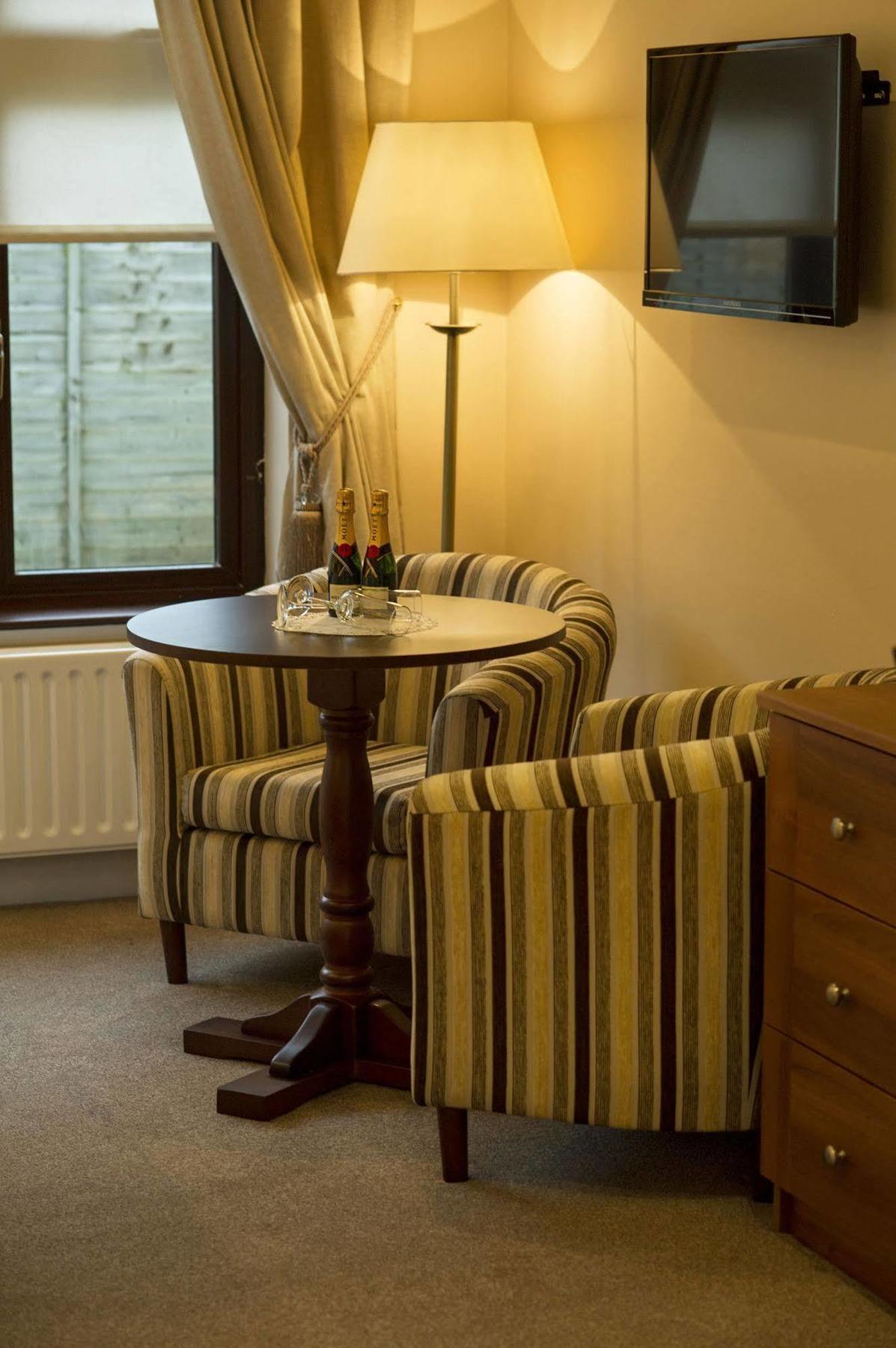 Ferienwohnung Hillview Self Catering Lusk Exterior foto